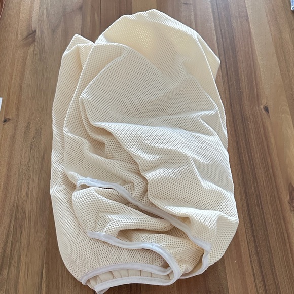 Naturepedic Breathable Crib Mattress Cover - Picture 4 of 9